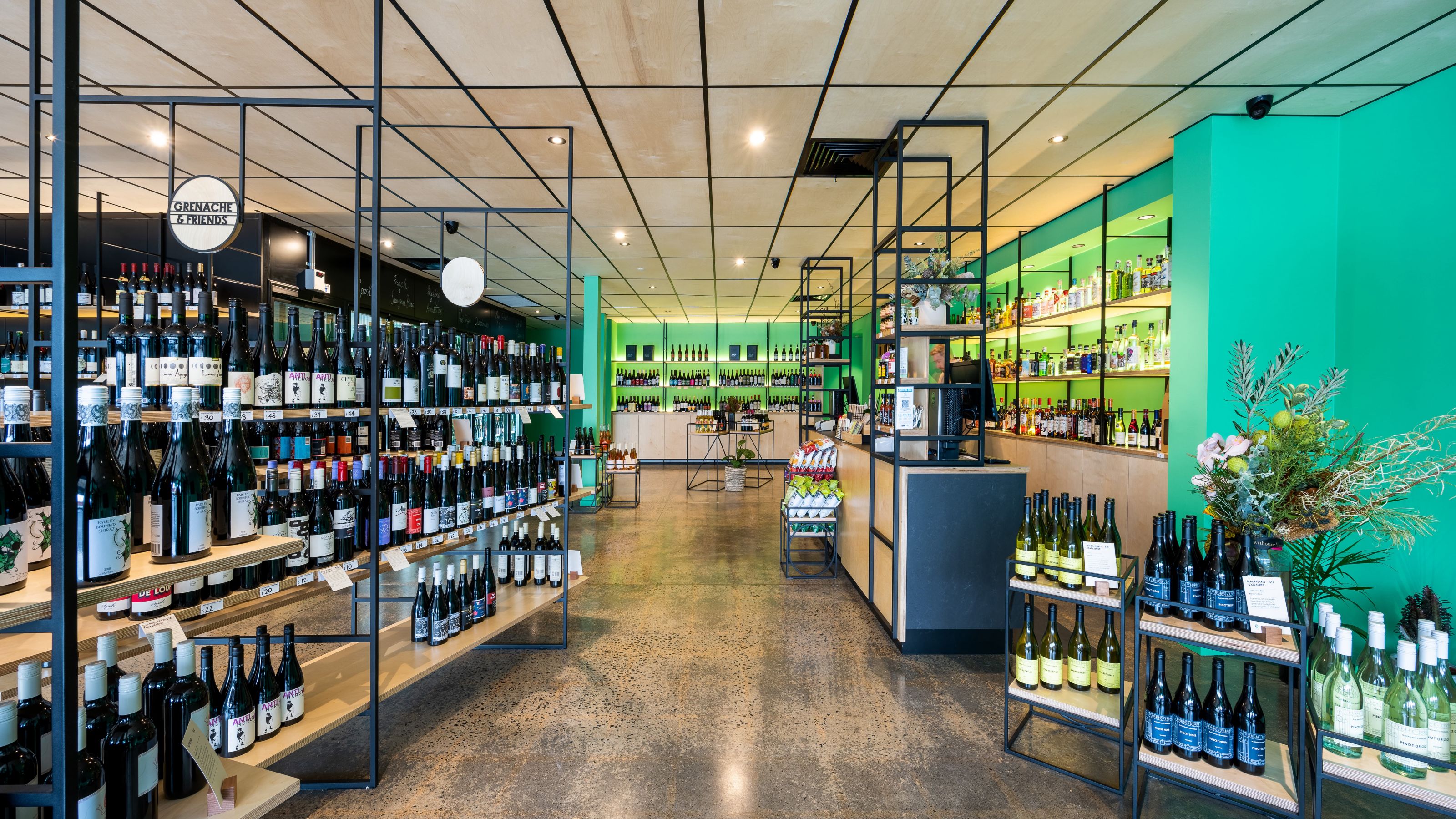 DIY Shop Fitting? 5 Reasons Why You Need a Shop Fitting Service