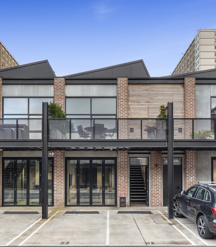 283601 1BromhamPl 072 min